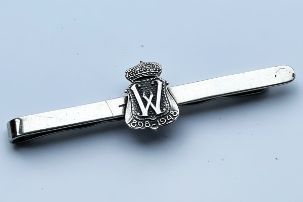 Zilveren Dasspeld "W"  1898-1948 Wilhelmina