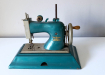 Casige kindernaaimachine uit Duitsland,  1950–19551