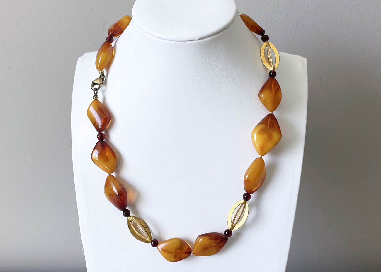 ambergoudkleur ketting1