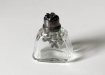 antiek parfum flesje met dop en deco bloemmotief3