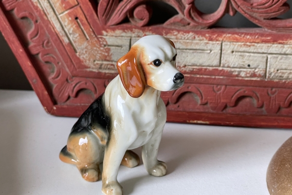 Beeldje van een Hond, Beagle?