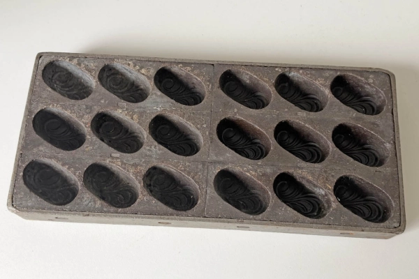 Gietijzeren Chocolademal voor Bonbons