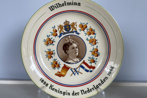 Herdenkingsbord Wilhelmina 1898 Koningin Der Nederlanden 1948