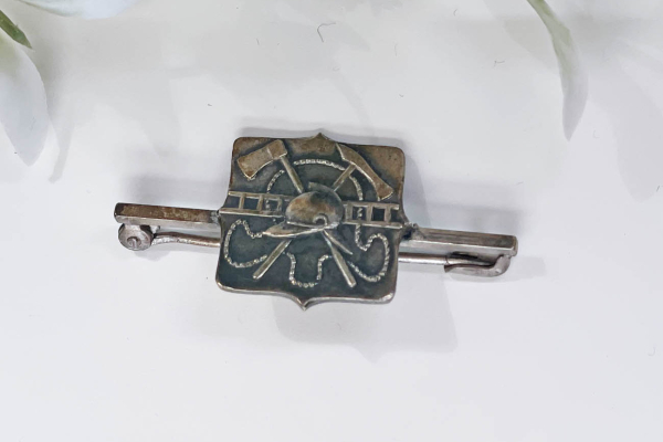 Oudere Brandweer, Firefighter Broche