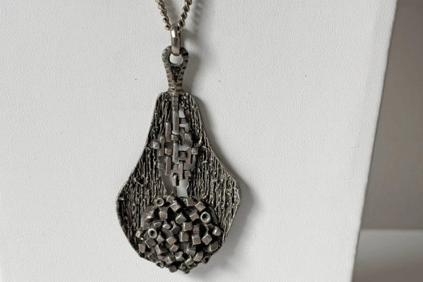 Vintage Ketting met Brutalistische Hanger