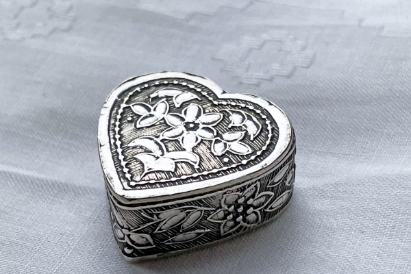 Zilveren Hartvormig Pillendoosje