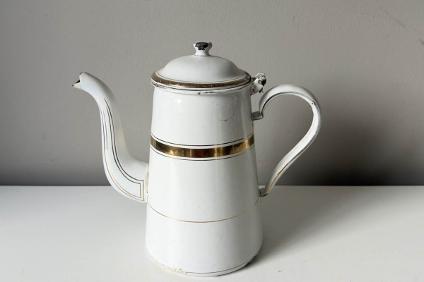 Wit Emaille Koffiekan met Gouden Bies