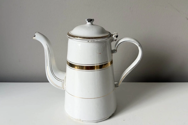 Wit Emaille Koffiekan met Gouden Bies
