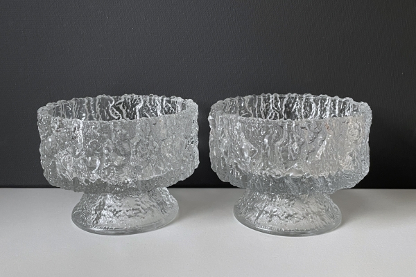 2 Vintage IJsglas Schaaltjes op Voet (Scandinavisch?)