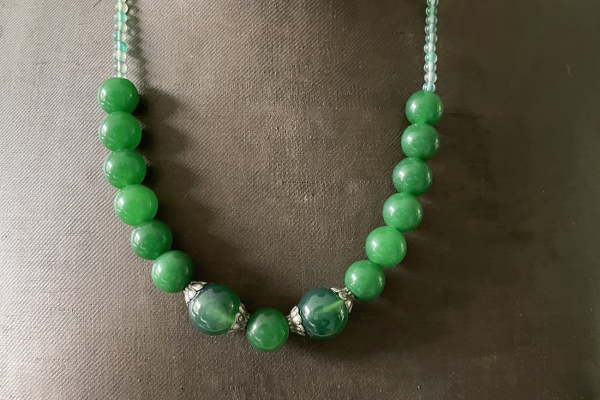 Fraaie Ketting met Jade Groene Glas? Kralen