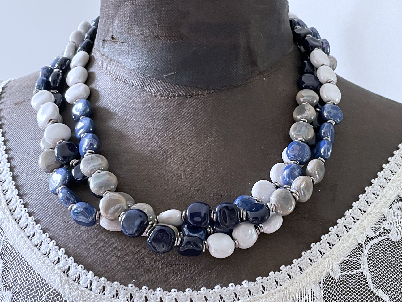 ketting blauw witte kralen1