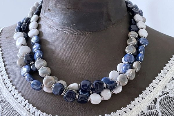 3 Strengs Ketting met Blauw/Wit/Grijze Kralen