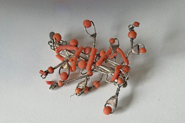 Bijzonder Antiek Zilveren broche met Bloedkoraal