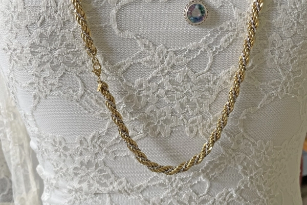 Lange Vintage Zilver/goud Kleurige ketting van Monet