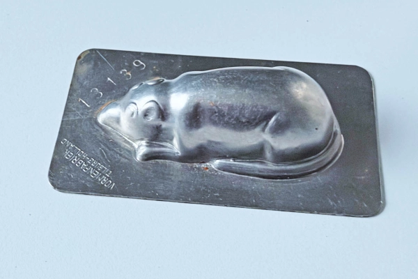 Chocolade of Marsepeinmal , Vormenfabriek Tilburg, Holland, "Muis" 
