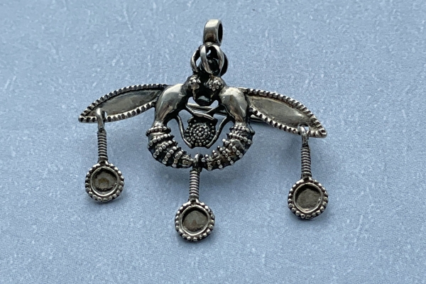 Zilveren Broche/Hanger, Minoische Malia Bijen