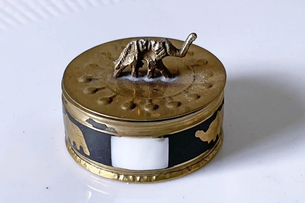 Pillendoosje , Parelmoer en Olifantjes