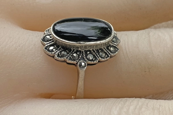 Zilveren 925 Ring met Onyx Steen en Markasietjes