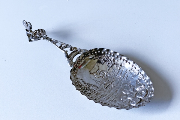 Grote Engels Zilveren Roomlepel met Haantje