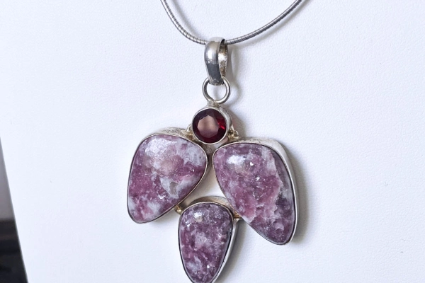 925 Zilveren Ketting, Zilveren Hanger met Ruwe Tourmalijn (?)