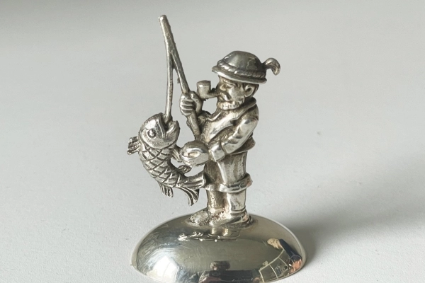 Verzilverde Sigaretten of Sigarenhouder, Visser
