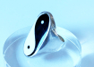 yin yangs ring z.4