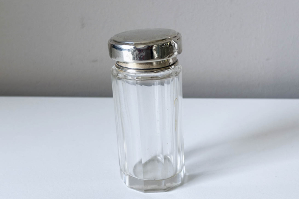 Antiek Engels (Birmingham) 1911, Kristallen Eau de Toilet Flacon met Zilveren Dop