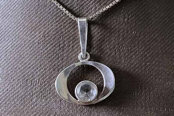 Kultaseppa Salovaara, Finland, Zilveren Ketting, Bergkristal