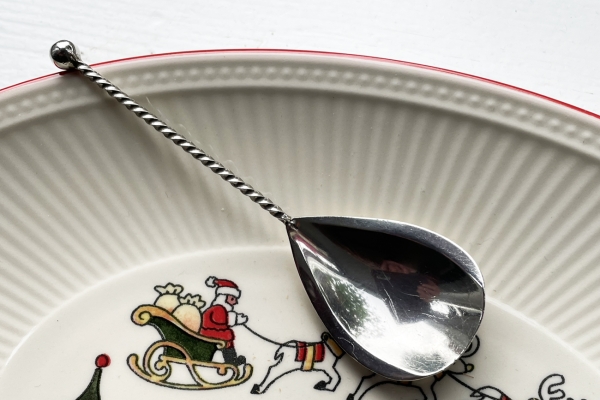 Zilveren Suikerschep met Gedraaide Steel en Bolletje